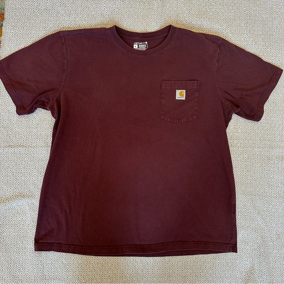 🌟3/$20🌟 Carhartt maroon men's T-shirt with a relaxed fit - Picture 1 of 7